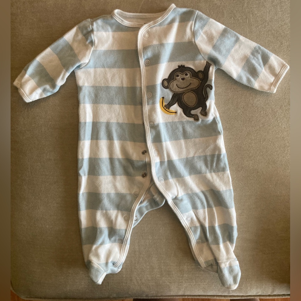 Carter's Striped Monkey Pajamas 🐵 6 months ✨Bundle 4+ footsies $4 each!